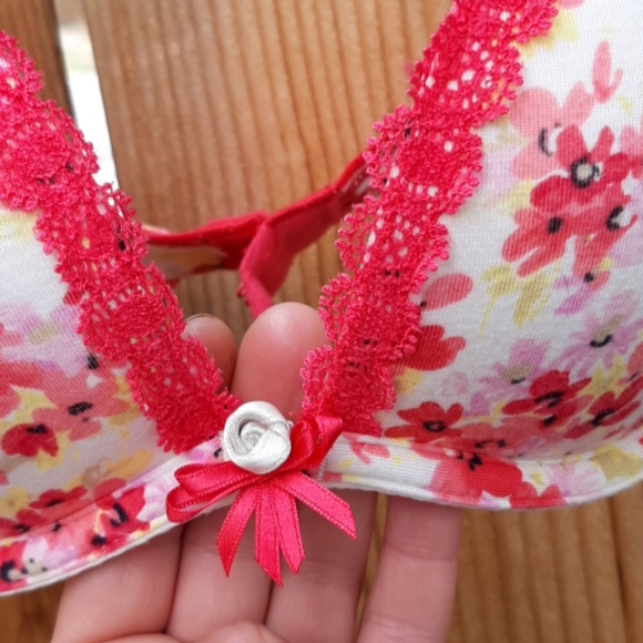 VS padded push up bra floral print 32B - Picture 3 of 5